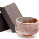 骨董品の価値を評価するポイントは？種類や売却時の注意点も解説